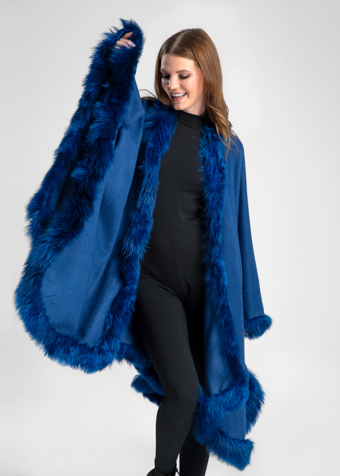 Ruana Neru Fur Border de Baby Alpaca