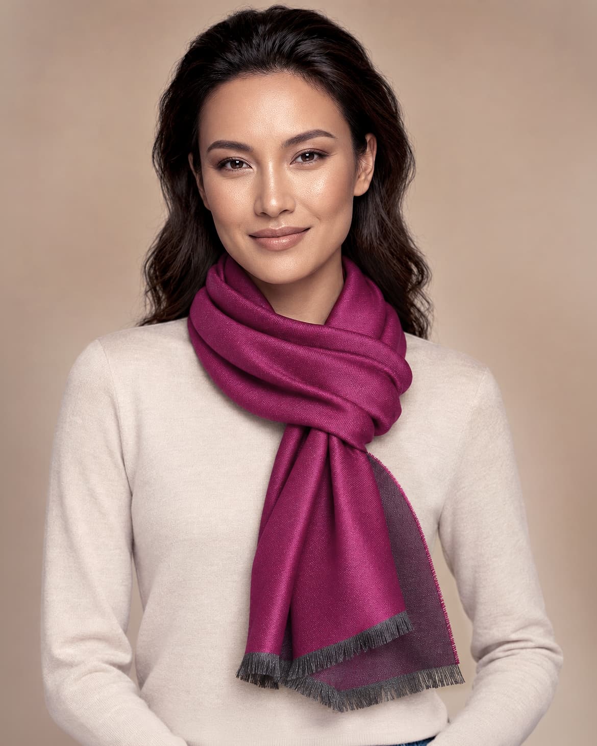 Chalina Light Double Face de Baby Alpaca y Seda color Grey / Fucsia